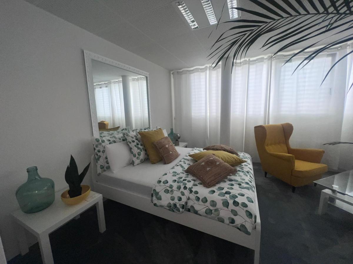 Business Sleeping Place Rolle Buitenkant foto